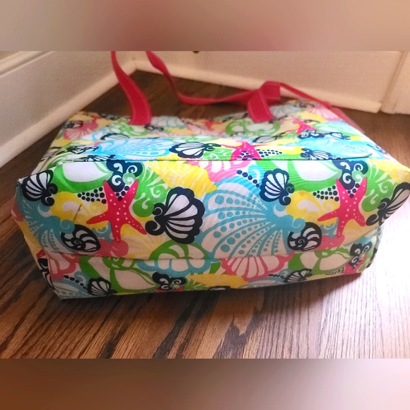 NWOT LILLY PULITZER LARGE COOLER With beverage opener. - Picture 9 of 15